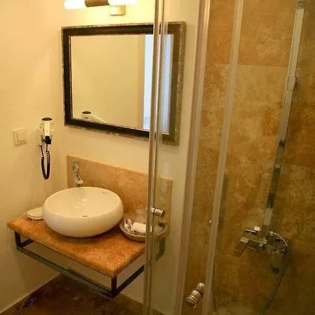 Gule Cunda Hotel