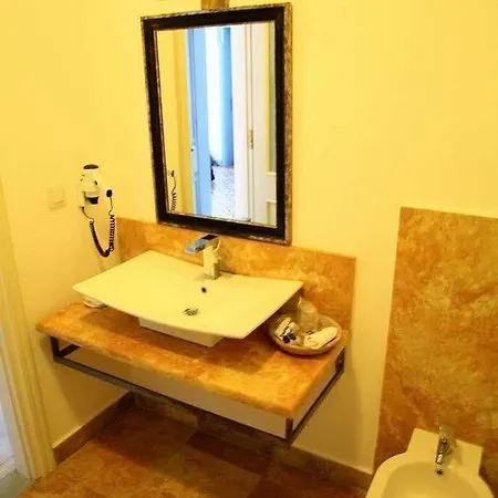 Hotel Gule Cunda *